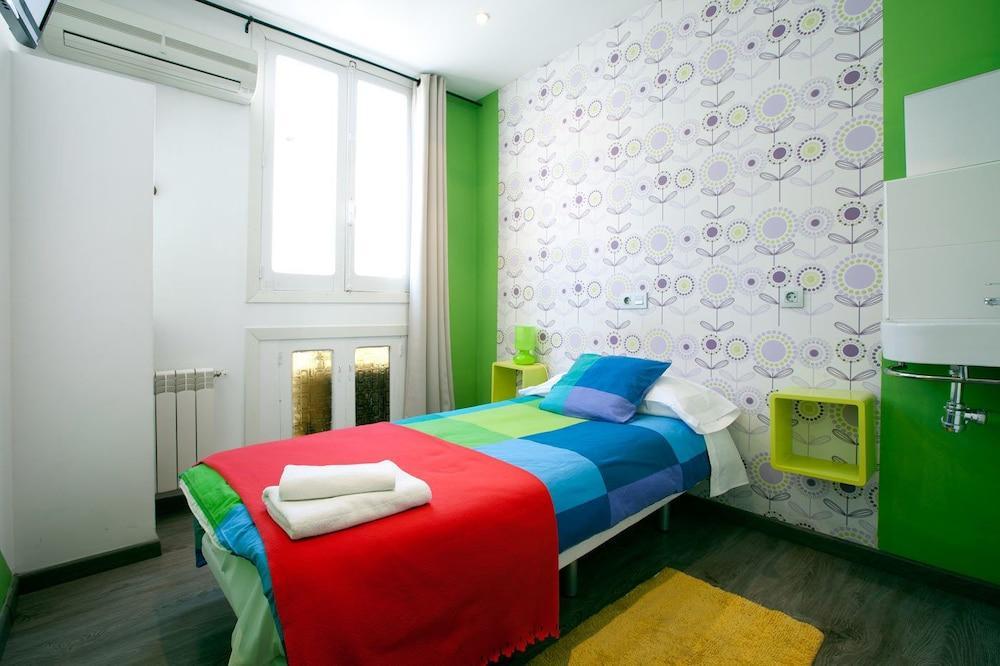 Hostal Abril Madrid Ngoại thất bức ảnh