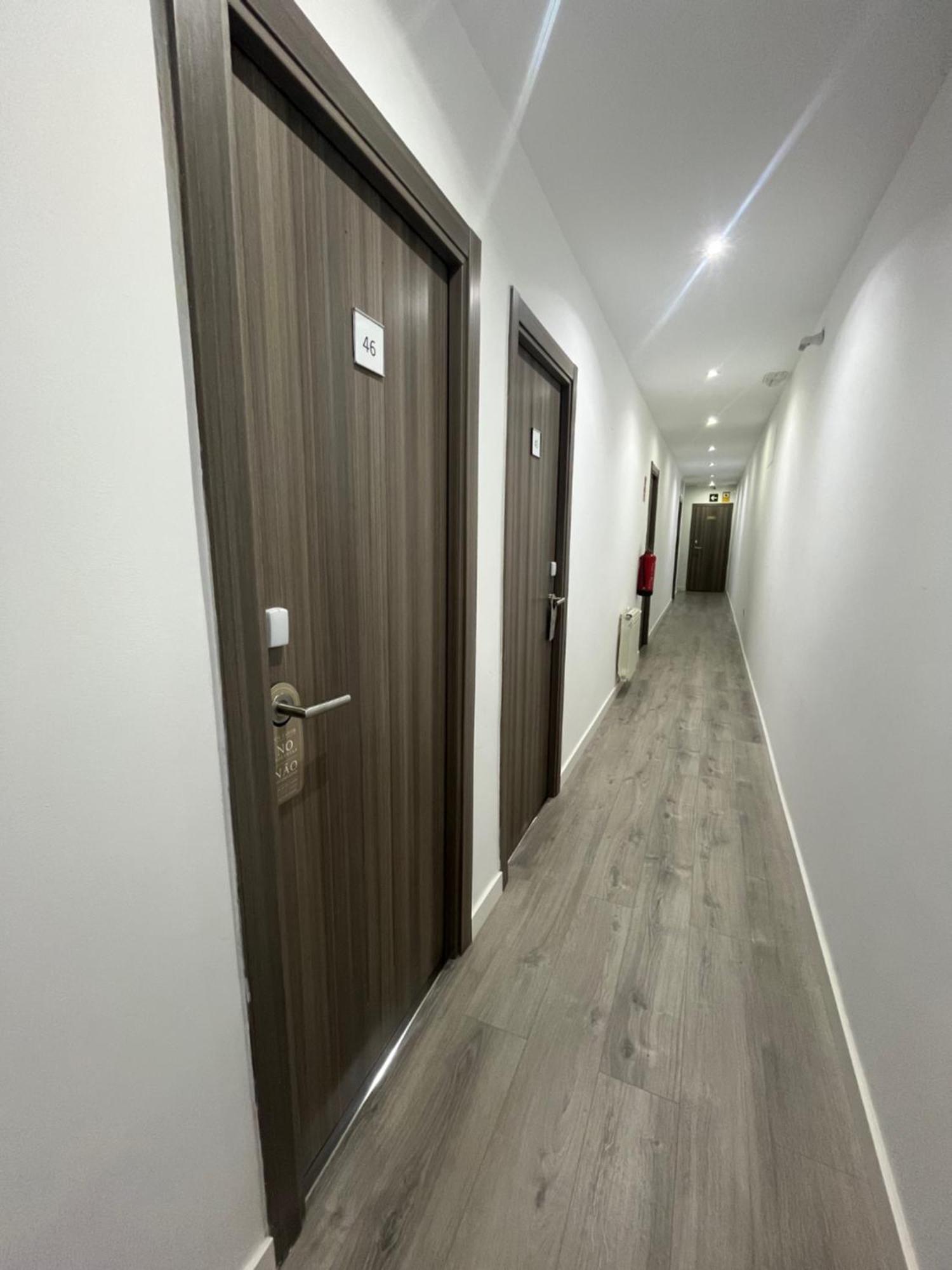 Hostal Abril Madrid Ngoại thất bức ảnh