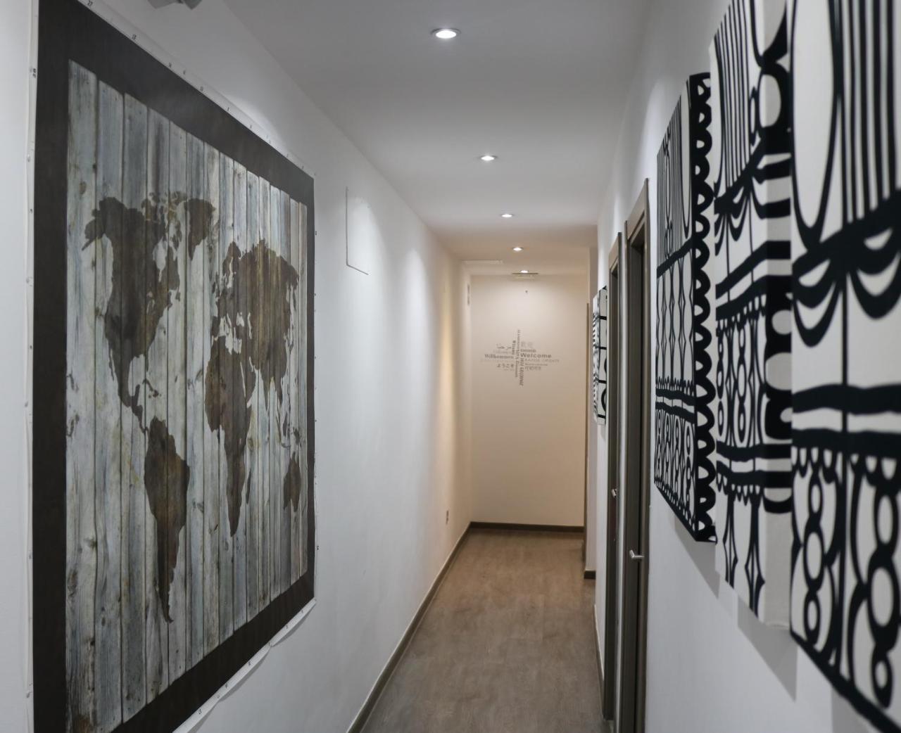 Hostal Abril Madrid Ngoại thất bức ảnh