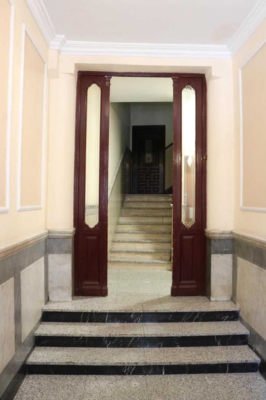 Hostal Abril Madrid Ngoại thất bức ảnh